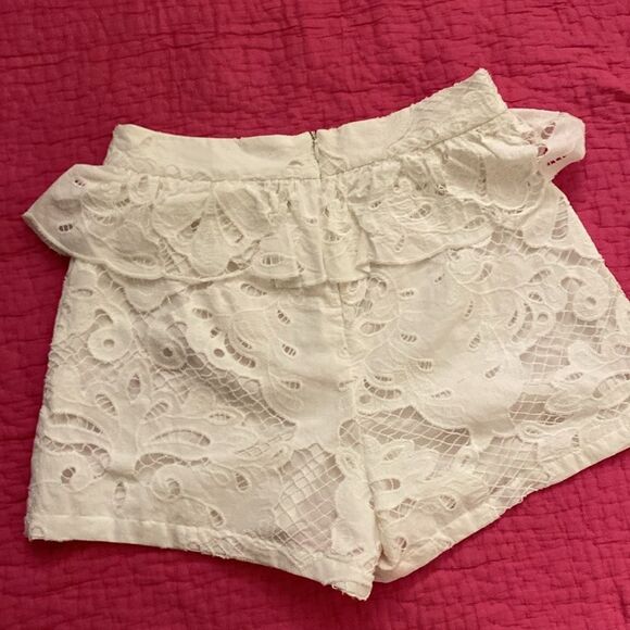 S’Edge white embroidered peplum shorts, S - Picture 8 of 10